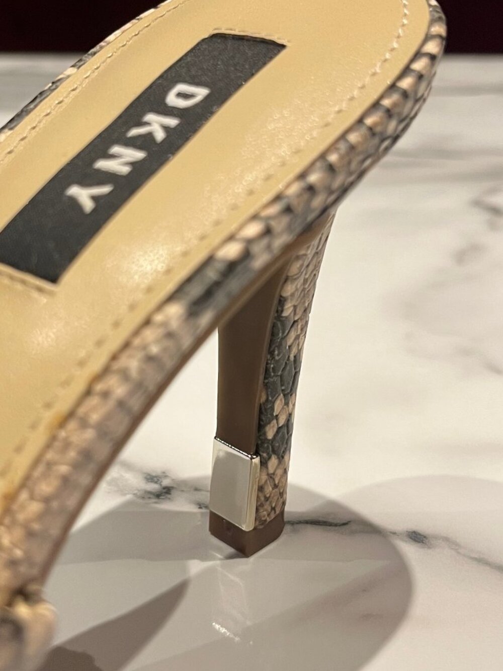 DKNY Fama Snakeskin Slide Sandals/Mules Size 7 - Picture 13 of 16